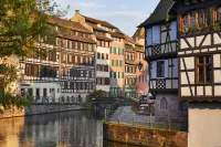 Hôtel & Spa RÉGENT Petite France Các khách sạn gần Atypik