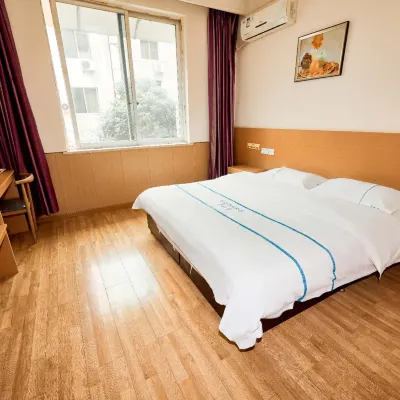 Luojiang Le to the Express Hotel Hotels near Luojiangdong Railway Station