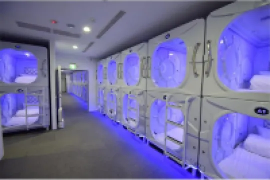 ジャンプク スペース カプセル バックパッカー ホステル