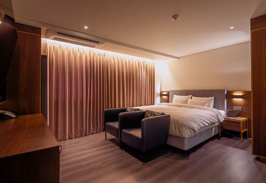 호텔야자 목포평화광장점