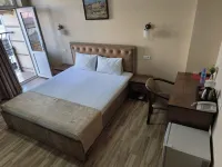 Tourist Inn Hotel - Balkoner