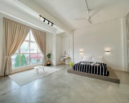 3 BDR shoplot style homestay Yong Peng three rooms. Hotels in Yong Peng