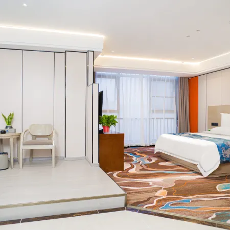 Colorful Global Hotel