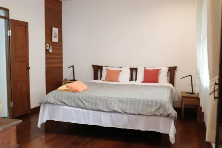 Tiptopthai House Отели рядом с достопримечательностью «Huaykaew Road»