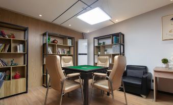 Changsha Lanyue Hotel (Wuyi Square IFS International Financial Center)