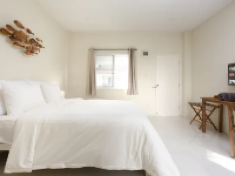 Comfy Corner Hotel Hotels near Wat Phra Singh