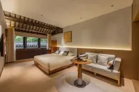 yishiliao ancient charm and modern style Homestay (Nanxun Ancient Town Branch)