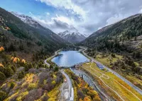 Floral Lux Hotel·Dagu glacier gaer Manor Hotel - Mountain view