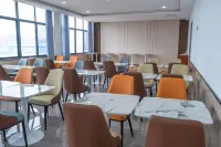 โรงแรมจิงฉี จิงปิน - วิวภูเขา