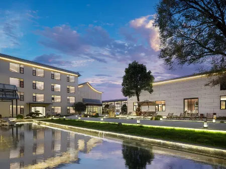 Chunzhiyue Hotel(Kaifeng Wansui Mountain Da Song Wuxia City Branch) Отели рядом с достопримечательностью «Kaifeng Gulou Plaza»