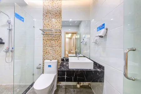 Zhuhai Boting Hotel (Lovers Road Beach Swimming Pool)