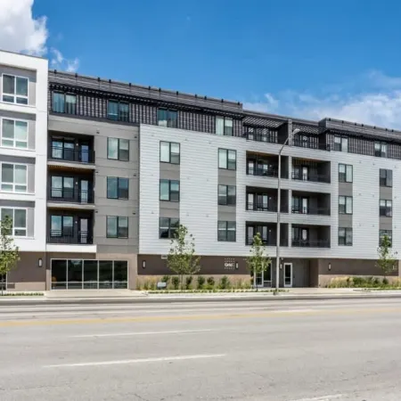 CozySuites at East Washington Отели рядом с достопримечательностью «Серкл Центр Молл»