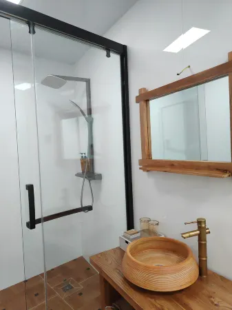 Shitian Courtyard · SPA · Homestay