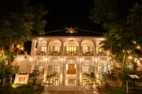 Villa Santi Hotel - parking