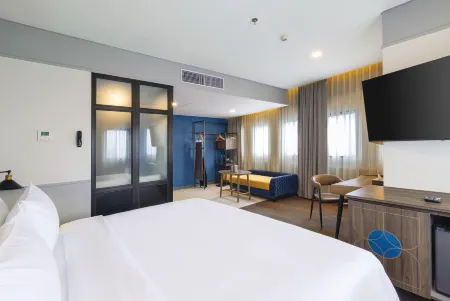 ARTOTEL Hub Simpang Temu
