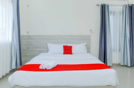 RedDoorz Plus @ GNG Hotel El Tari Airport Kupang