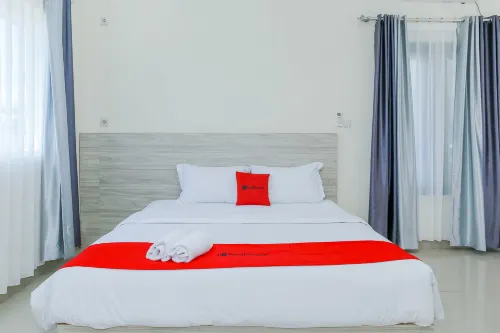 RedDoorz Plus @ GNG Hotel El Tari Airport Kupang Hotels in Oesapa Selatan