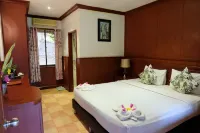 Kirirom Hillside Resort - parking