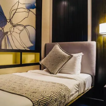 AMBASSADOR TRANSIT LOUNGE - T3, SINGAPORE CHANGI AIRPORT (AIRSIDE) Hotels near The Shilla Duty Free Singapore (Changi Airport T3 Departure Transit Hall Gate B)