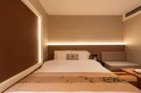 Xiyue Designer Hotel (Zhongshan Ferry Branch, Erma Road Food Street)