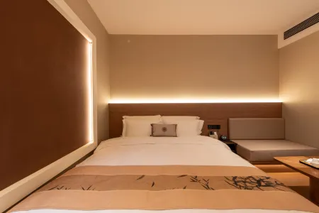 Xiyue Designer Hotel (Zhongshan Ferry Branch, Erma Road Food Street) Отели рядом с достопримечательностью «Appendix Polytechnic - Area A»