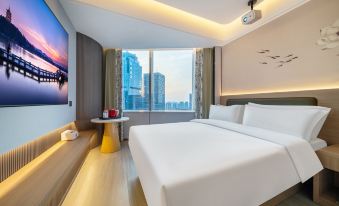 Sea Blue Hotel(Qianjiang New City Raffles City Center )