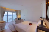 THE SUN AND SEA HOTEL