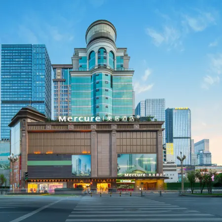 Mercure Chengdu Chunxi Road Tianfu Square Отели рядом с достопримечательностью «Площадь Тиянфу»