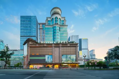 成都春熙路天府廣場地鐵站美居飯店 仁和春天百貨（光華店）附近的飯店