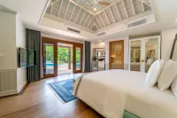 Hideaway Beach Resort & Spa Hotels in Dhonakulhi