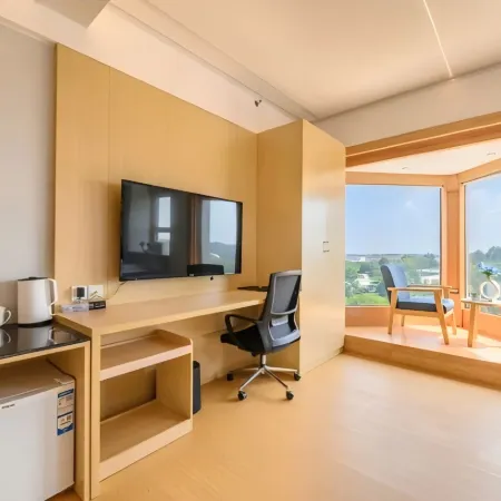 Mikoumi Hotel (Huanghua Airport T2 Terminal Dalu Village Subway Station)