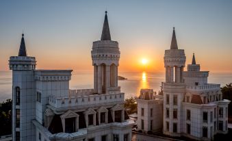 Yantai Yangma Island Seaview Castle Homestay (Huandao Road)