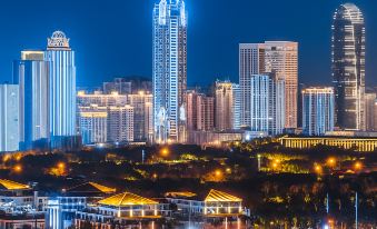 Phelps Hotel (Haikou Meilan Airport)