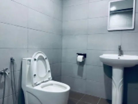 All-You-Need Room for 4 | Walk & Drive Around to Tourist Hotspot | Eden