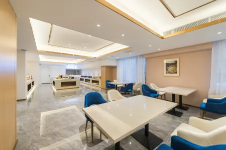 Starway Hotel (Yitong City Plaza)