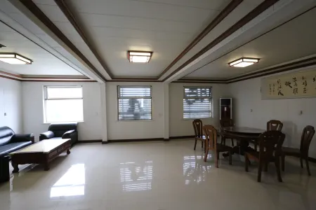 Pengduo Express Hotel Отели в г. Вэнань