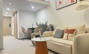 Zhuhai Island Star Hotel (Mingzhu Station Sports Center)