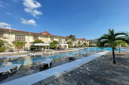 앙헬레스 팰리스 호텔 클락 박물관 주변 호텔