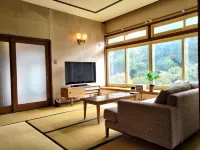 Old Garden House Sapporo Hiragishi Hotels near OFF HOUSE Sapporo Nango 20 Chome Shop