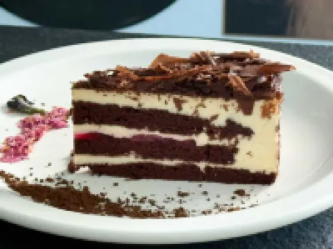 โรงแรมเอพอคแอนด์อีเลแกนซ์