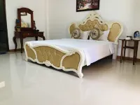 Vang Vieng Romantic Mountain View Resort