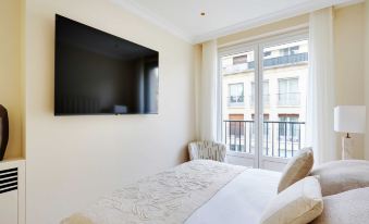 Luxurious apartment - 2BR- 6P Eiffel Tower view