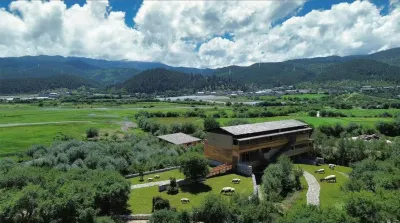 Bandu·Annada Wilderness Luxury Hotel (Shangri-La Branch) Hotels near Shangri-La Scripture Printing Lamasery