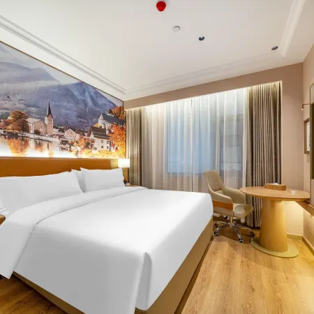 Vienna Hotel (Lianyungang Donghai Pedestrian Street Railway Station)