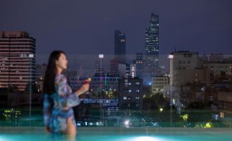 Liberty Hotel at Kunming Railway Station North Square & Huancheng South Rd Metro Station