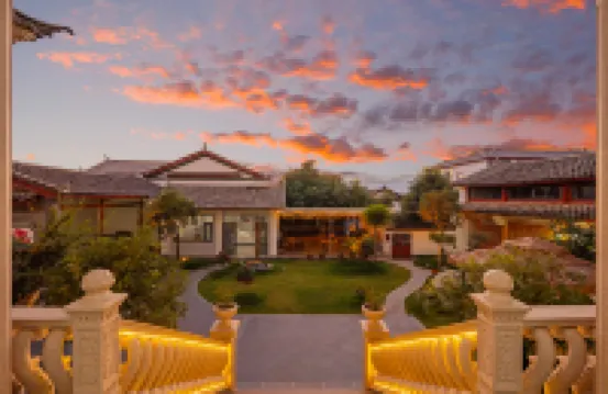 Moon Homestay Cloud Residence(Sanyi Internationai AirportStore) Hotels near Lijiang Sanyi International Airport