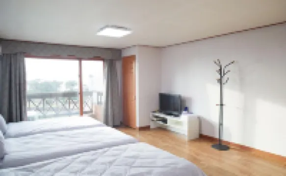 Jeju Tobis Condo New Building Hotels in der Nähe von Strand Gwakji Gwamul