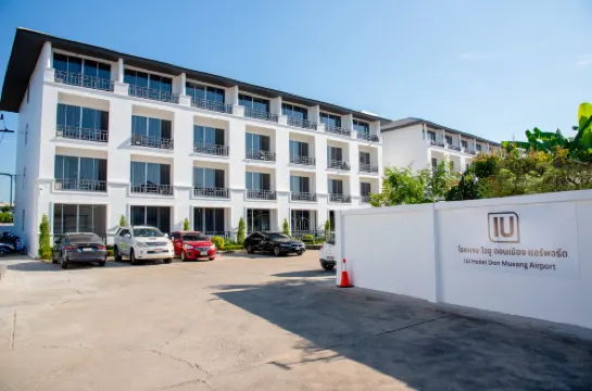 廊曼機場IU飯店