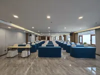 Liuding Mountain International Health & Wellness Center - 주차장