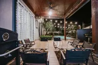 Ipoh Midtown VastblueEscape Pool Villa 6B6B @23Pax のホテル